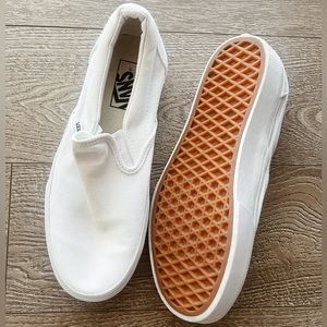 COPY - NEW WHITE SLIP-ON VANS ✨